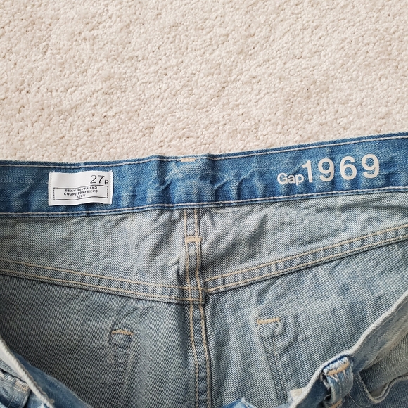 New GAP Sexy Boyfriend Jeans - Picture 4 of 5